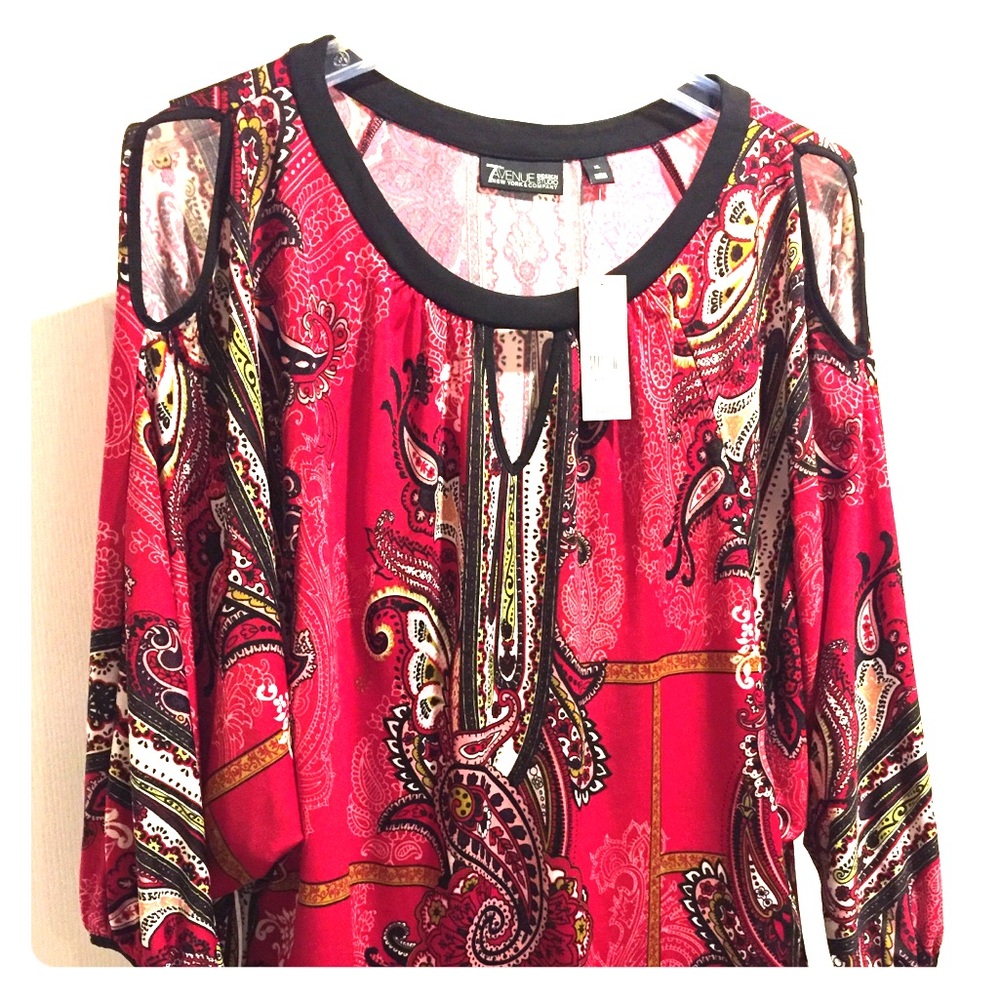 NYC long sleeve cold shoulder top XL
